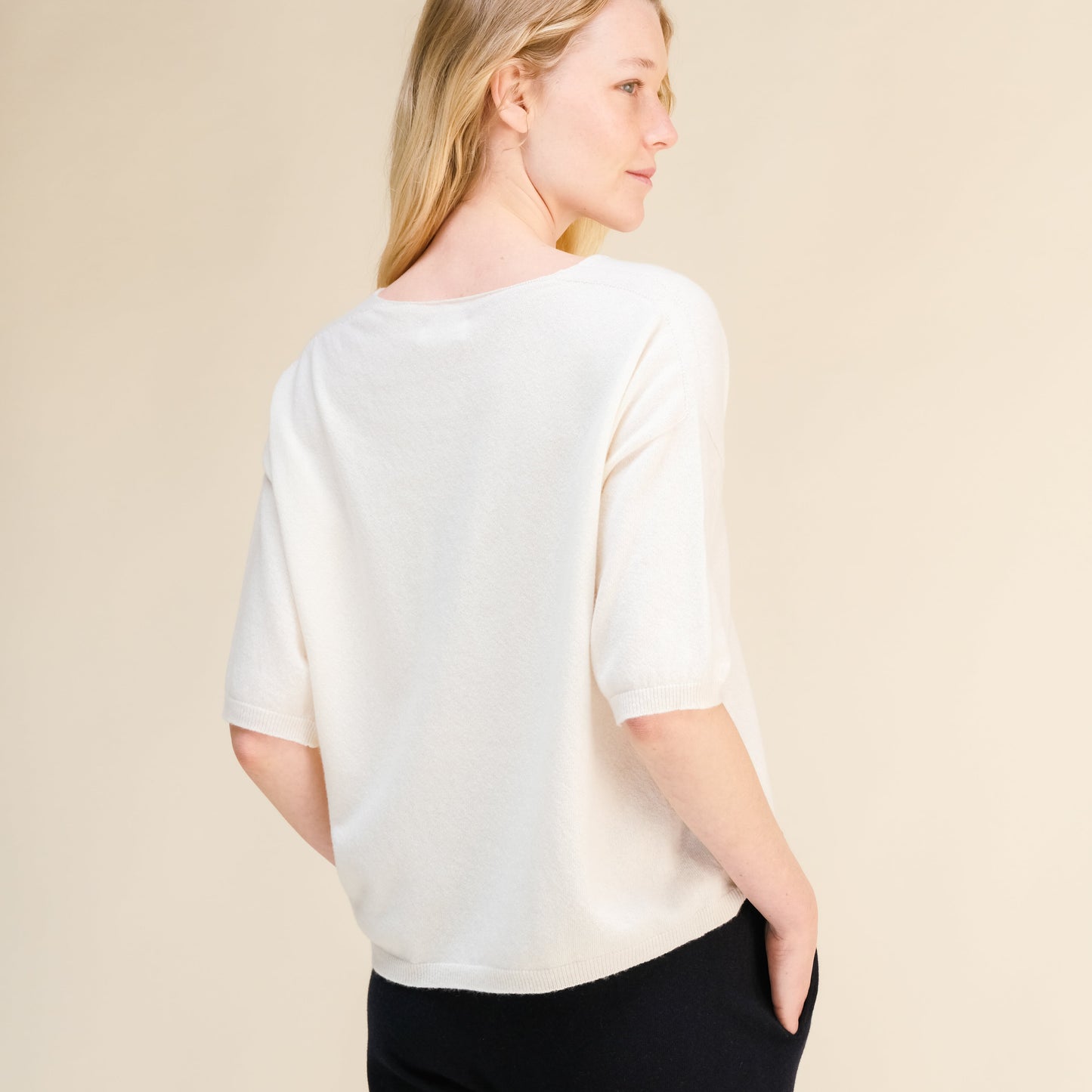 Cashmere Mix V-Neck T-Shirt (3D-Knit)-1