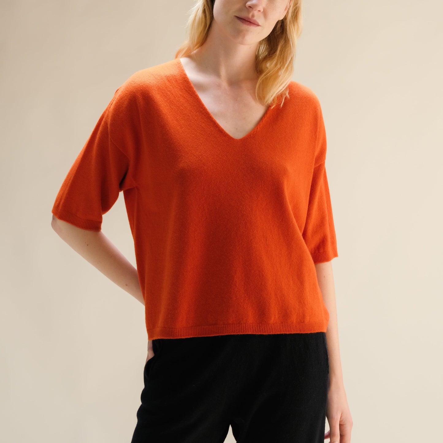 Cashmere Mix V-Neck T-Shirt (3D-Knit)-11
