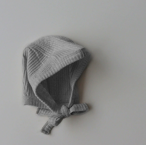 Baby-Haube mit Bindebändern | Elfenhaube