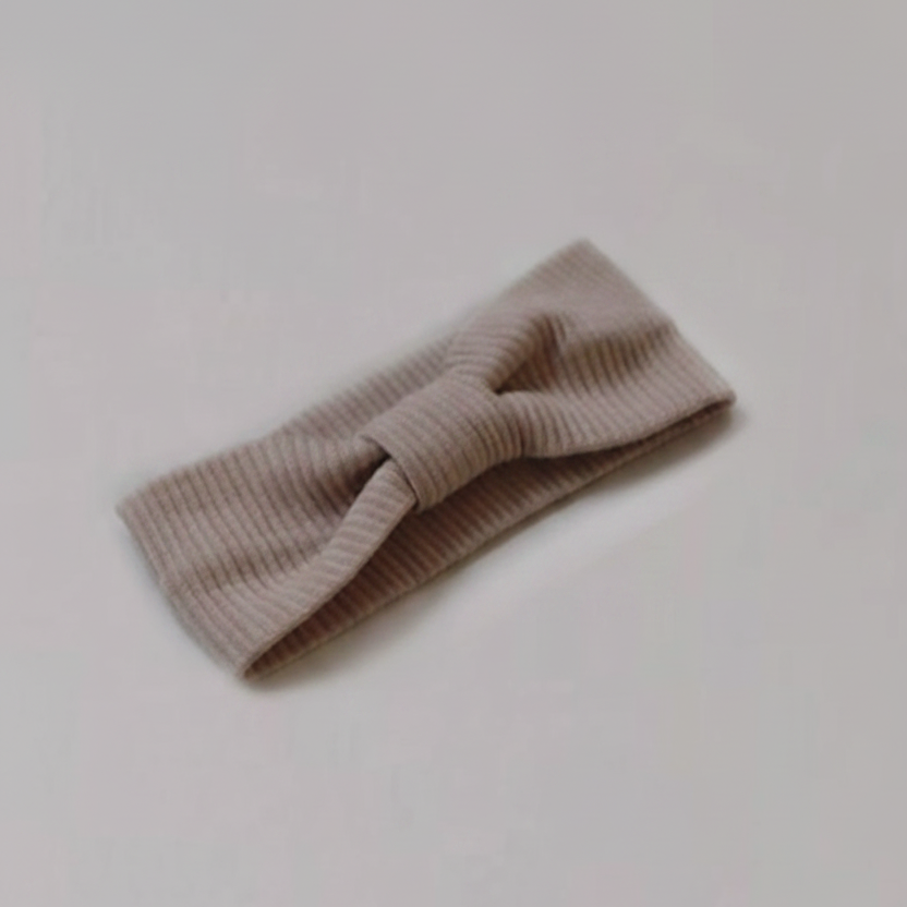 Stirnband mit Knotendetail