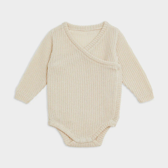 Gestrickter Baby-Strampler aus 100 % Baumwolle