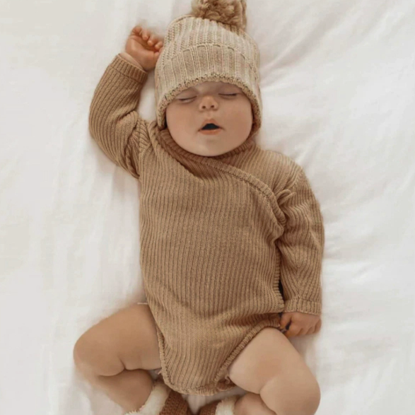 Strickmütze mit Fransenbommel