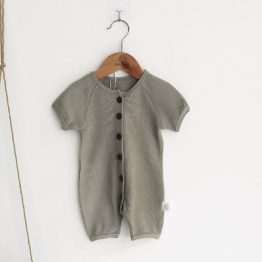 Baby-Strampler mit kurzem Arm und Bein