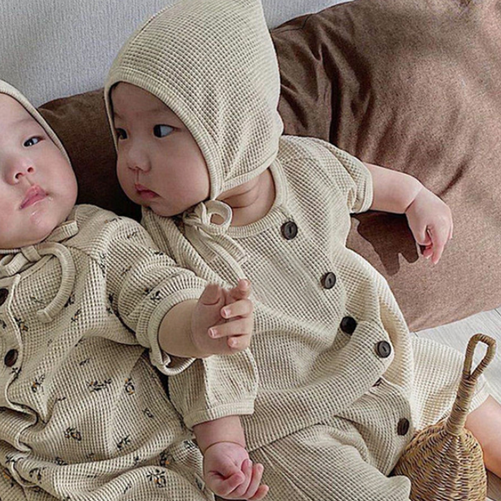 Baby-Strampler mit kurzem Arm und Bein