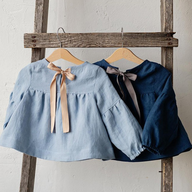 Bluse aus Leinen-Mix mit Schleifenband